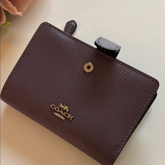 COACH Purple Leather Medium Bifold Wallet Corner Zip Coach Purple Wallet - Picture 2 of 16